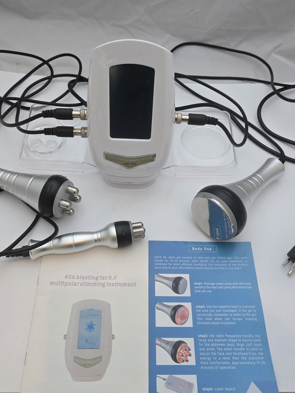 40k Cavitation & RF Multipolar Slimming Machine - White/Silver